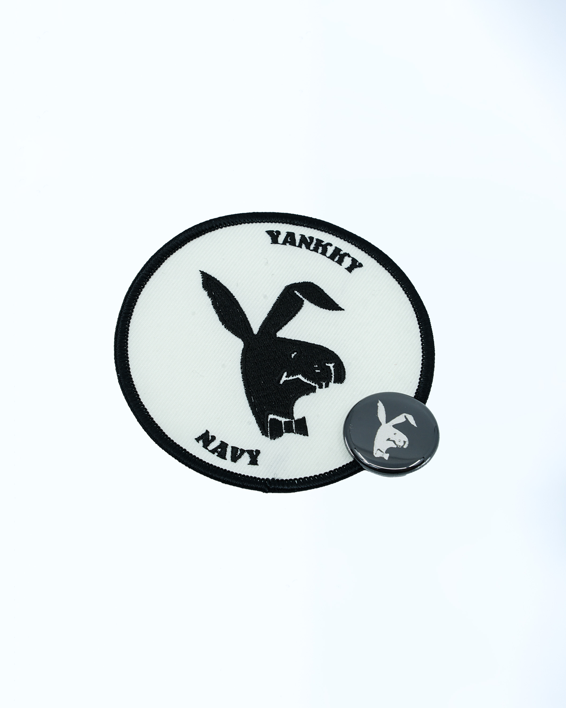 ANDFAMILYS(�A���h�t�@�~���[�Y) / Kicked Bunny Patch & Pin Badge